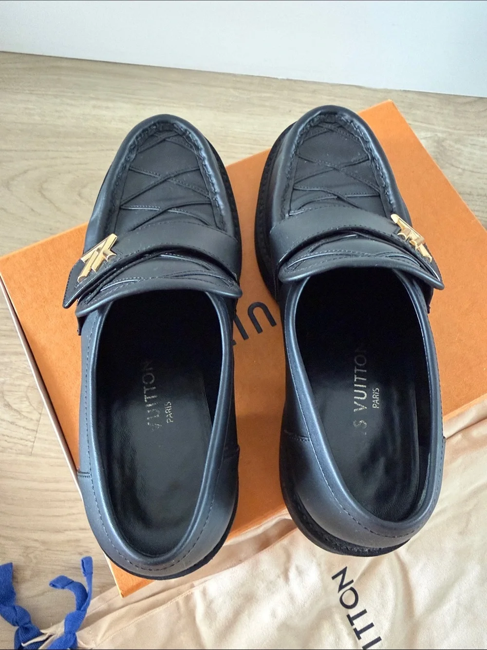 Louis Vuitton Black Quilted Leather Women’s Loafers with Gold LV Emblem 38 Size